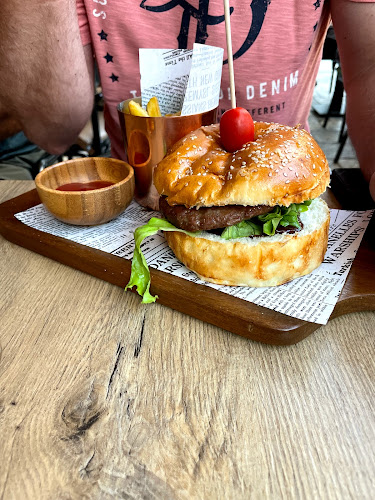 Food & Bar ManuCao - Split