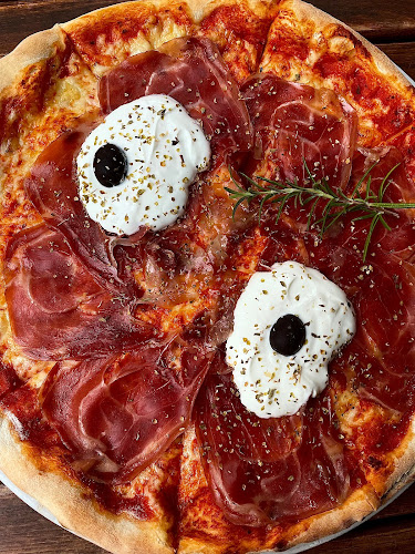 Pizzeria LEUT Korčula - Gastronomija i ugostiteljstvo