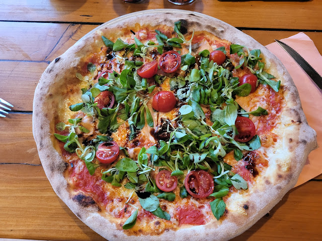 Pizzeria Beštek - Gastronomija i ugostiteljstvo