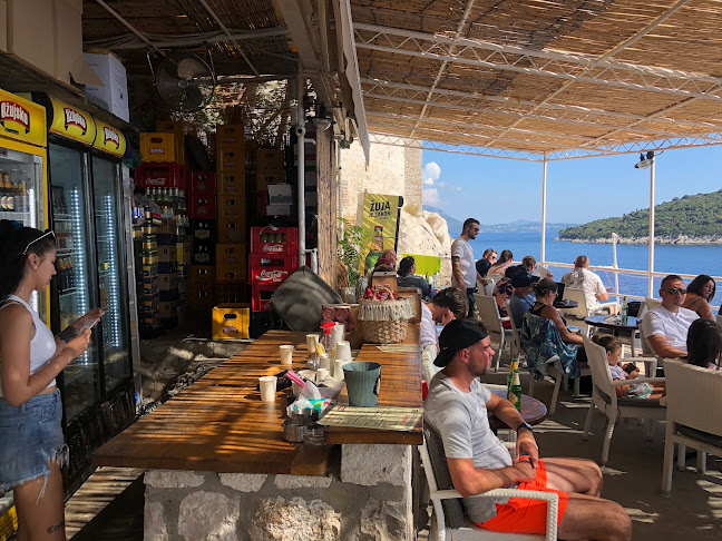 Buža - Gastronomija i ugostiteljstvo