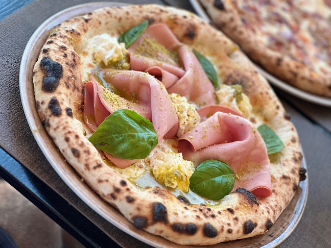 Restoran pizzeria Amfora Trogir - Gastronomija i ugostiteljstvo