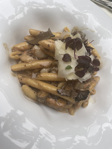 Dr. Mate Miličića 8, 21450, Hvar