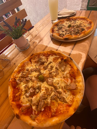 Opinii despre Caffe Bar Pod Voltom în Rab - Gastronomija i ugostiteljstvo