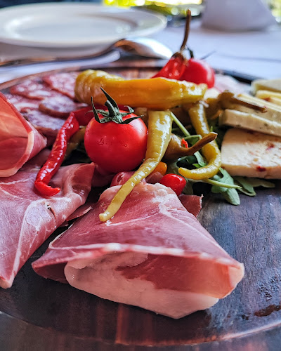 Restoran, vinarija i pansion Vuglec Breg - Gastronomija i ugostiteljstvo