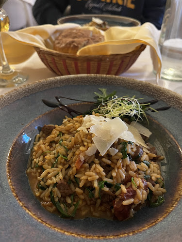 Comentarii opinii despre Samoborska pivnica - Restaurant 'Salvator'