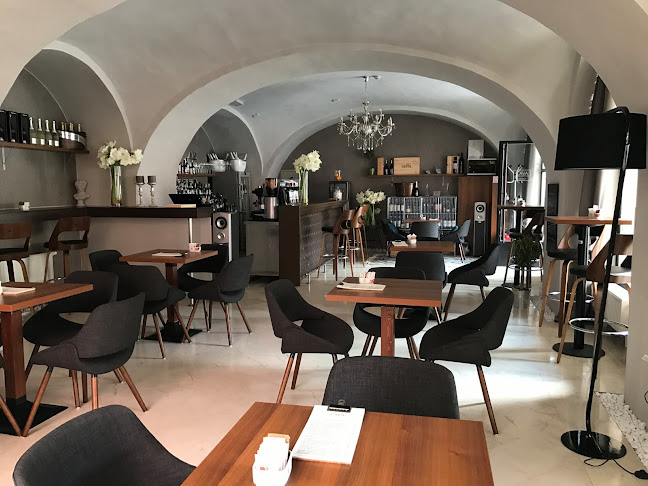 CAVA - fine wines & coffee bar - vinski bar