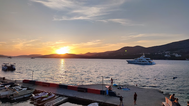 Beach Bar Lloyd - Gastronomija i ugostiteljstvo
