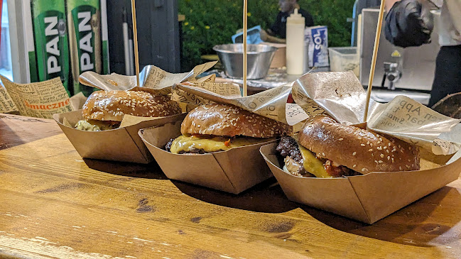 Comentarii opinii despre Burger Institute- Institut za burgere