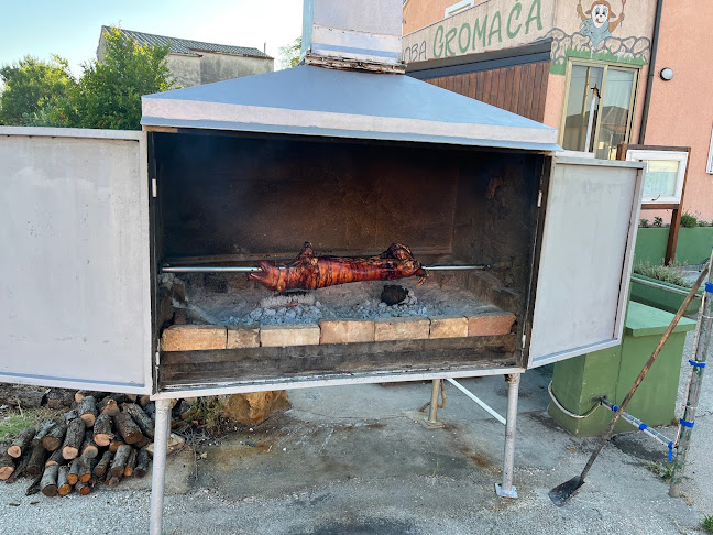 Restaurant Gromaca /Losinj-Cres/ lamb /Spanferkel /maialino - Belej