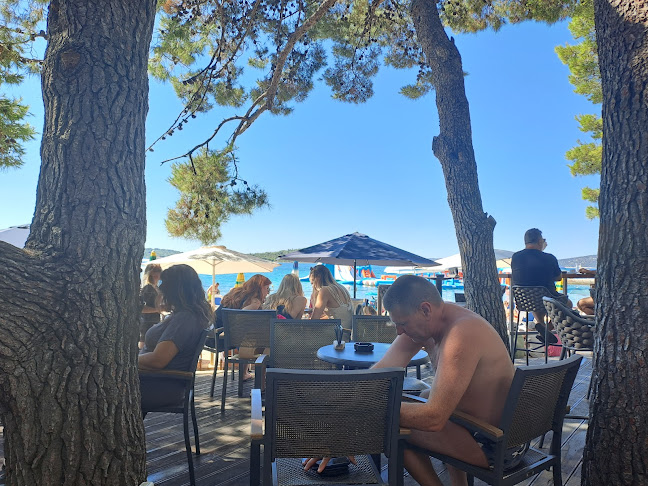 Opinii despre Imperial Park Snack Bar în Vodice - Gastronomija i ugostiteljstvo