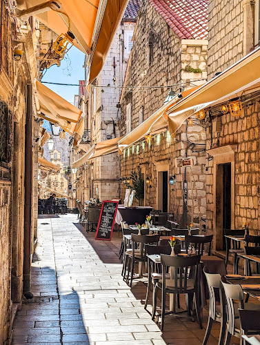 Restaurant Lanii - Gastronomija i ugostiteljstvo