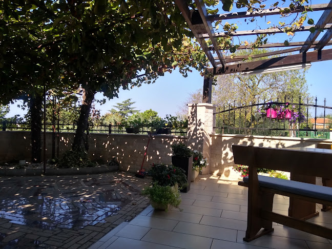 KONOBA ANNI - Mesni i riblji specijaliteti Novigrad - Gastronomija i ugostiteljstvo