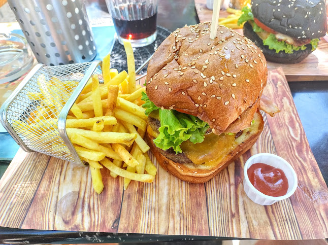 Opinii despre Beach & Burger bar Lostura în Privlaka - Gastronomija i ugostiteljstvo