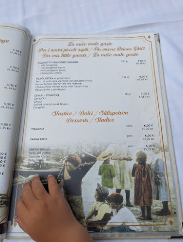 Opinii despre Lungomare în Novigrad - Gastronomija i ugostiteljstvo