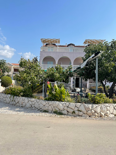 Obala 145, 21222, Poljica