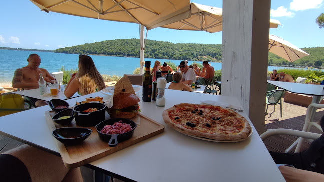 Opinii despre Beach Bar Green în Pomer - Gastronomija i ugostiteljstvo