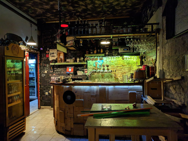 leopold's delicatessen bar