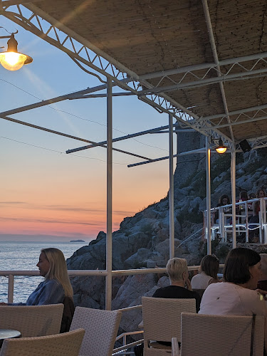 Comentarii opinii despre Buža