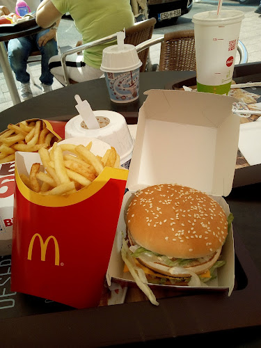 Opinii despre McDonald’s Osijek Županijska în Osijek - Gastronomija i ugostiteljstvo