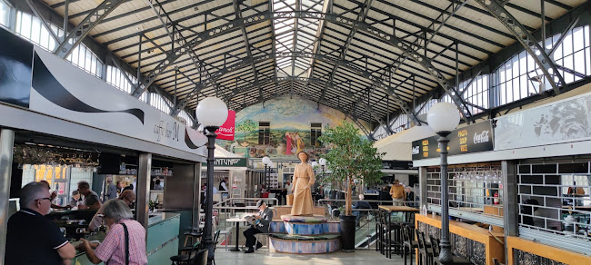 Tržnica u Puli - Gastronomija i ugostiteljstvo