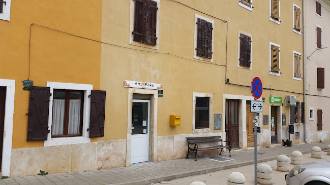 Trg palih boraca 3, 52211, Bale