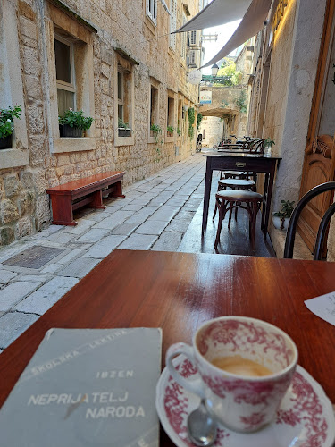 Korzo ul. 5, 21480, Vis