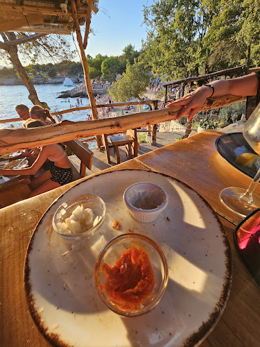Opinii despre Beach Bar Jert în Pinezići - Gastronomija i ugostiteljstvo