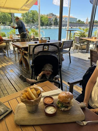 Harbor CookHouse & Club - Gastronomija i ugostiteljstvo