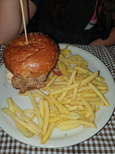 Ul. Riva Svetoga Mikule 38, 21485, Komiža