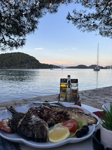 Opinii despre Konoba Gundulište în Polače - Gastronomija i ugostiteljstvo