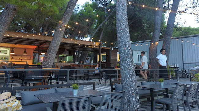 Opinii despre Foodica în Supetar - Gastronomija i ugostiteljstvo