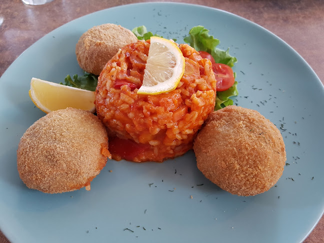 Čovik ipo - Gastronomija i ugostiteljstvo