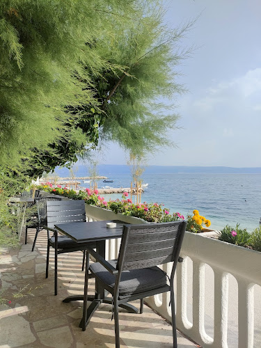 Opinii despre Pansion Marinac în Podstrana - Gastronomija i ugostiteljstvo