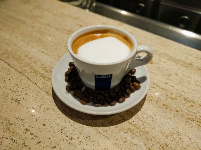 Comentarii opinii despre Caffe & Lounge bar Kayenn