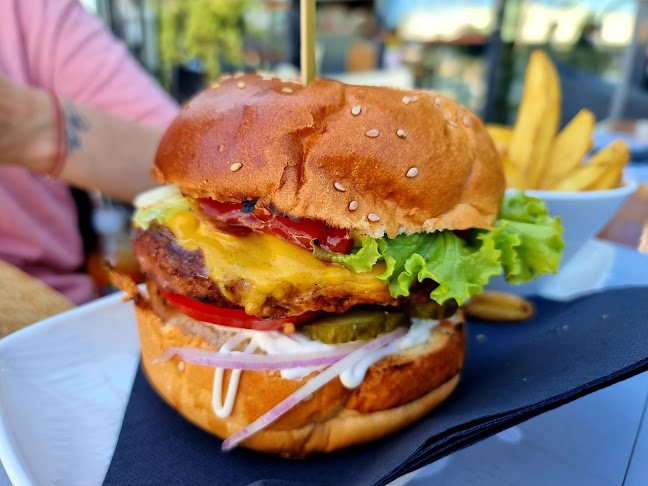 SidiBar, restaurant, sports & music terrace - Gastronomija i ugostiteljstvo