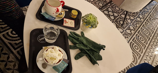 Central Kavana & Restaurant - Gastronomija i ugostiteljstvo