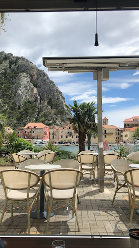 Cetinska cesta 32, 21310, Omiš