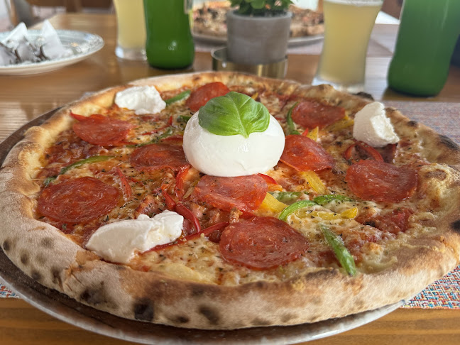 Opinii despre Konoba i pizzeria Lara în Gradac - Gastronomija i ugostiteljstvo