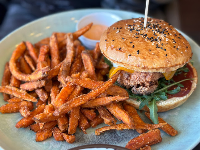 Patron Restoran & Bar