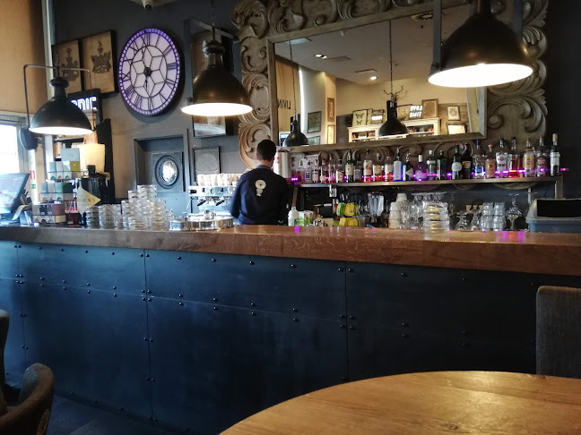 Comentarii opinii despre Caffe bar Living Room