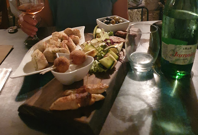 Gurme Tapas & Wine - Hvar