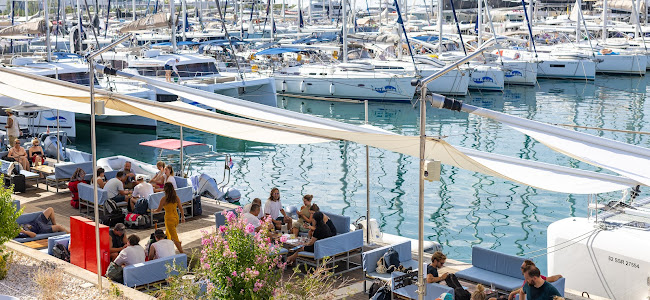 Caffe bar BavAdria - Kaštel Gomilica