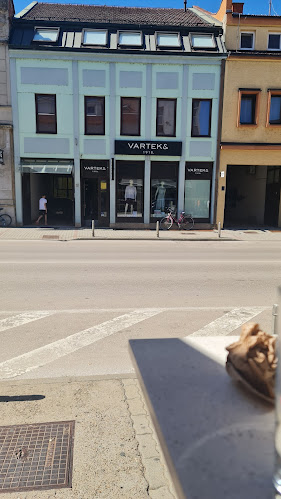 Comentarii opinii despre Barcaffe 1010