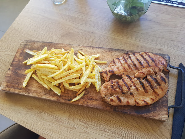 Comentarii opinii despre Grey Grill & Bar