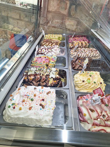 Serenada - Gastronomija i ugostiteljstvo