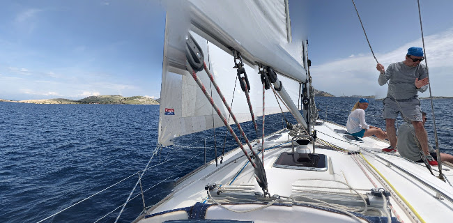 Uvala Koromačna - Gastronomija i ugostiteljstvo