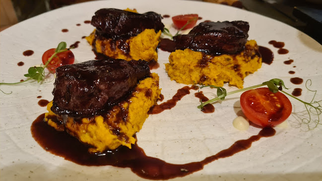 Opinii despre Bistro Bar Montona Gallery în Motovun - Gastronomija i ugostiteljstvo