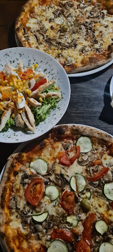 Opinii despre Restoran i pizzeria Uno în Slavonski Brod - Gastronomija i ugostiteljstvo