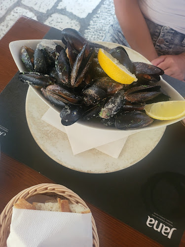 Trg Braće Radić 1, 21000, Split