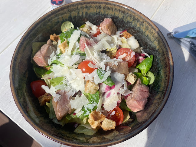 Tuna Bay Restaurant - Gastronomija i ugostiteljstvo